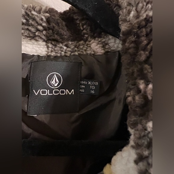 Volcom puffy jacket size XL(12) - Picture 6 of 6